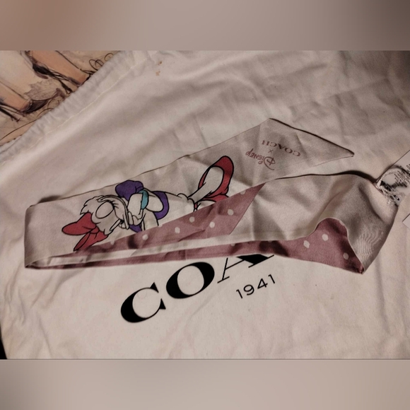 HTF Coach Disney Daisy Duck and Goofy handbag twillys or scarfs RARE - Picture 3 of 5